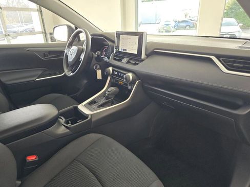 Used 2025 Toyota RAV4 LE image 90