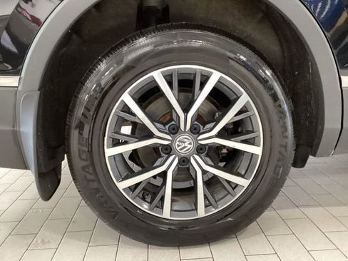 Used 2020 Volkswagen Tiguan SE w/ Panoramic Sunroof Package image 21