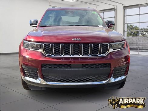 New 2025 Jeep Grand Cherokee L Laredo w/ Trailer Tow Package image 7