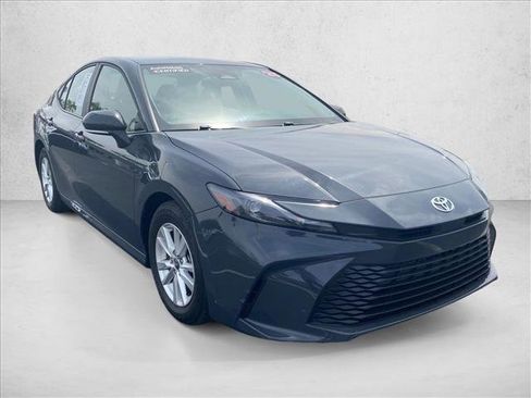 Used 2025 Toyota Camry LE FWD image 3