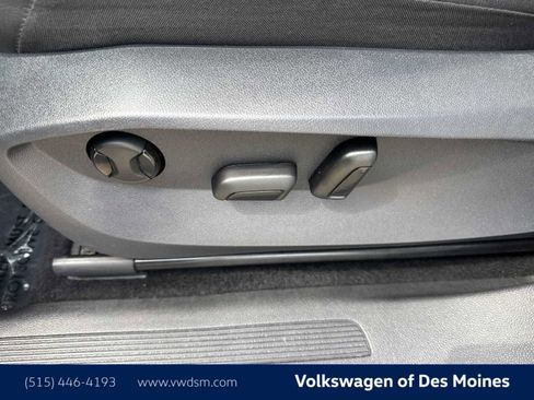 Certified 2024 Volkswagen Tiguan SE image 25