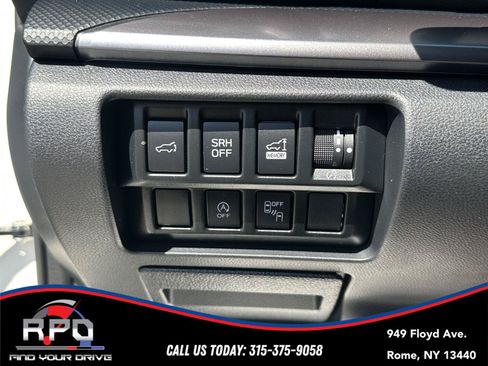 Used 2022 Subaru Forester Premium AWD/4WD image 31