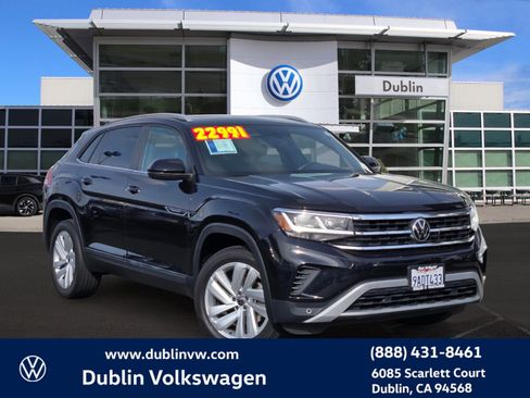 Used 2021 Volkswagen Atlas Cross Sport SE w/ Panoramic Sunroof Package image 1