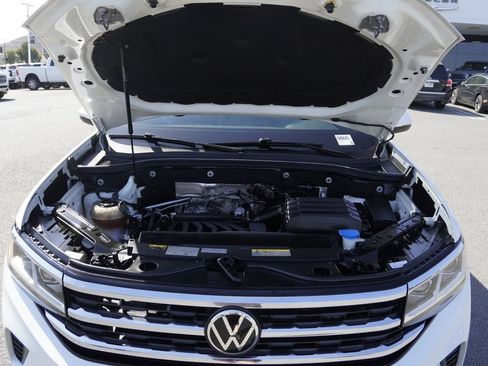 Used 2023 Volkswagen Atlas SEL AWD/4WD image 32