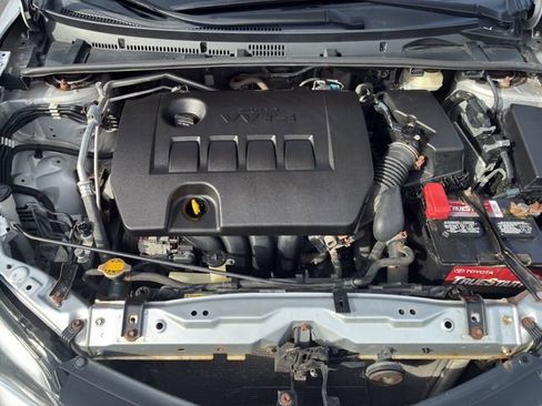 Used 2017 Toyota Corolla LE image 21