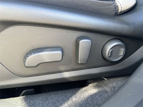 Used 2025 Subaru Forester Limited image 29