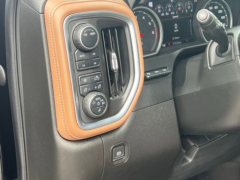 Used 2022 Chevrolet Silverado 1500 High Country w/ Technology Package AWD/4WD image 27