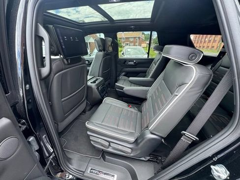 Used 2025 GMC Yukon AT4 Ultimate AWD/4WD image 27
