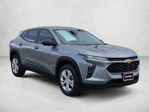 New 2026 Chevrolet Trax LS image 7