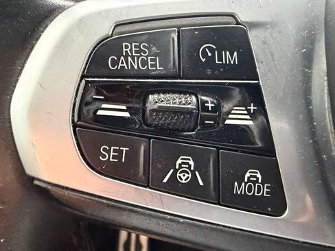 Used 2020 BMW X7 xDrive40i w/ M Sport Package AWD/4WD image 17