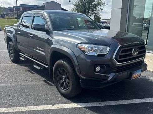 Used 2023 Toyota Tacoma SR5 RWD image 2