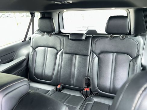 Used 2024 Jeep Wagoneer L Series II w/ Flexible Seating Group AWD/4WD image 11
