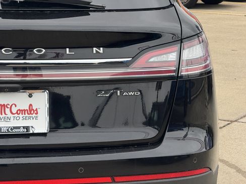 Used 2020 Lincoln Nautilus Reserve w/ Equipment Group 202A image 8