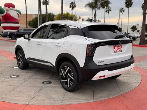 New 2026 Nissan Kicks SV image 5