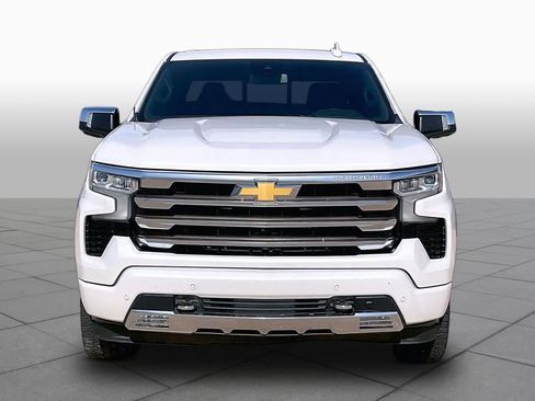 Used 2022 Chevrolet Silverado 1500 High Country w/ Z71 Off-Road Package AWD/4WD image 5