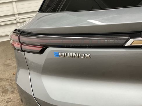 Used 2025 Chevrolet Equinox EV LT w/ Convenience Package image 10