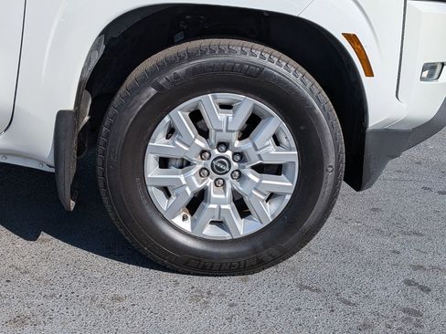 Used 2024 Nissan Frontier SV w/ SV Convenience Package image 15