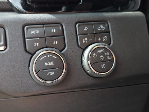 Used 2026 Chevrolet Silverado 2500 High Country w/ High Country Premium Package AWD/4WD image 30