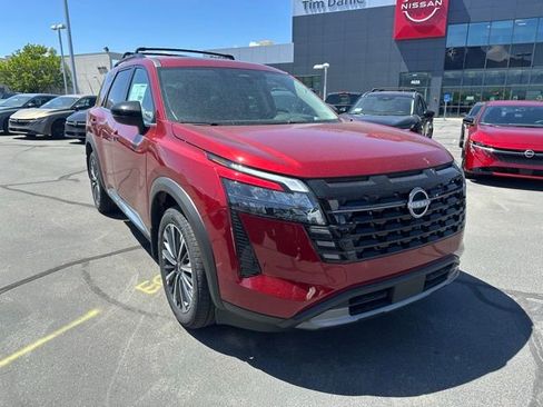 New 2026 Nissan Pathfinder Platinum w/ Cargo Package AWD/4WD image 2