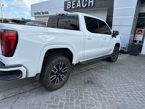 Used 2022 GMC Sierra 1500 AT4 w/ AT4 Premium Package image 3