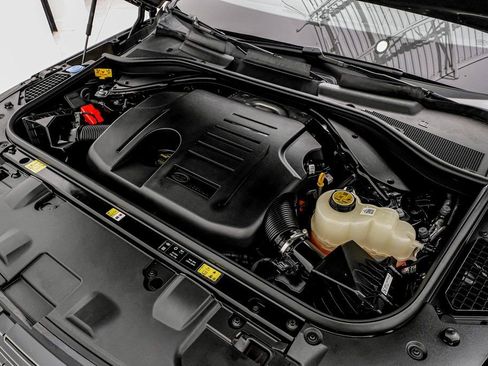 Used 2025 Land Rover Range Rover SE image 43