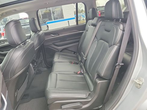 Used 2023 Jeep Grand Cherokee L Limited w/ Luxury Tech Group II image 27