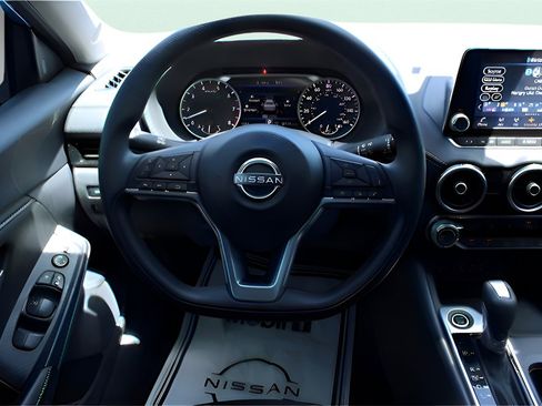 Used 2025 Nissan Sentra SV image 25