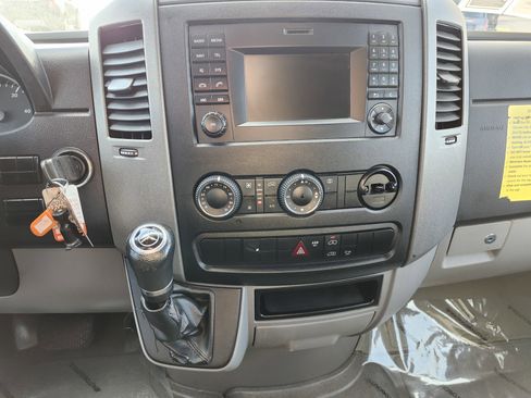 Used 2018 Mercedes-Benz Sprinter 2500 image 28
