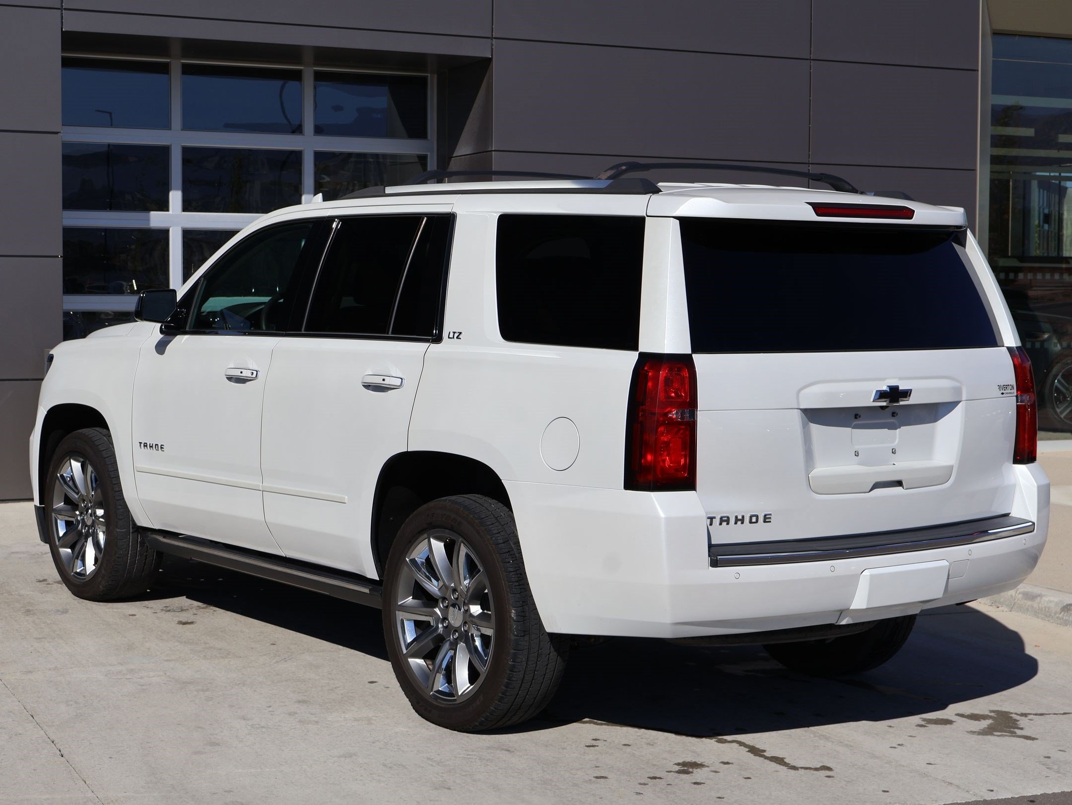 Used 2016 Chevrolet Tahoe LTZ AWD/4WD image 8