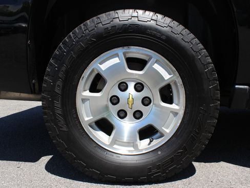 Used 2014 Chevrolet Suburban LT AWD/4WD image 45