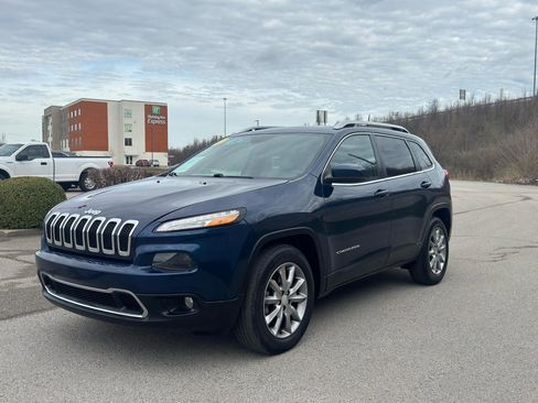 Used 2018 Jeep Cherokee Limited image 8
