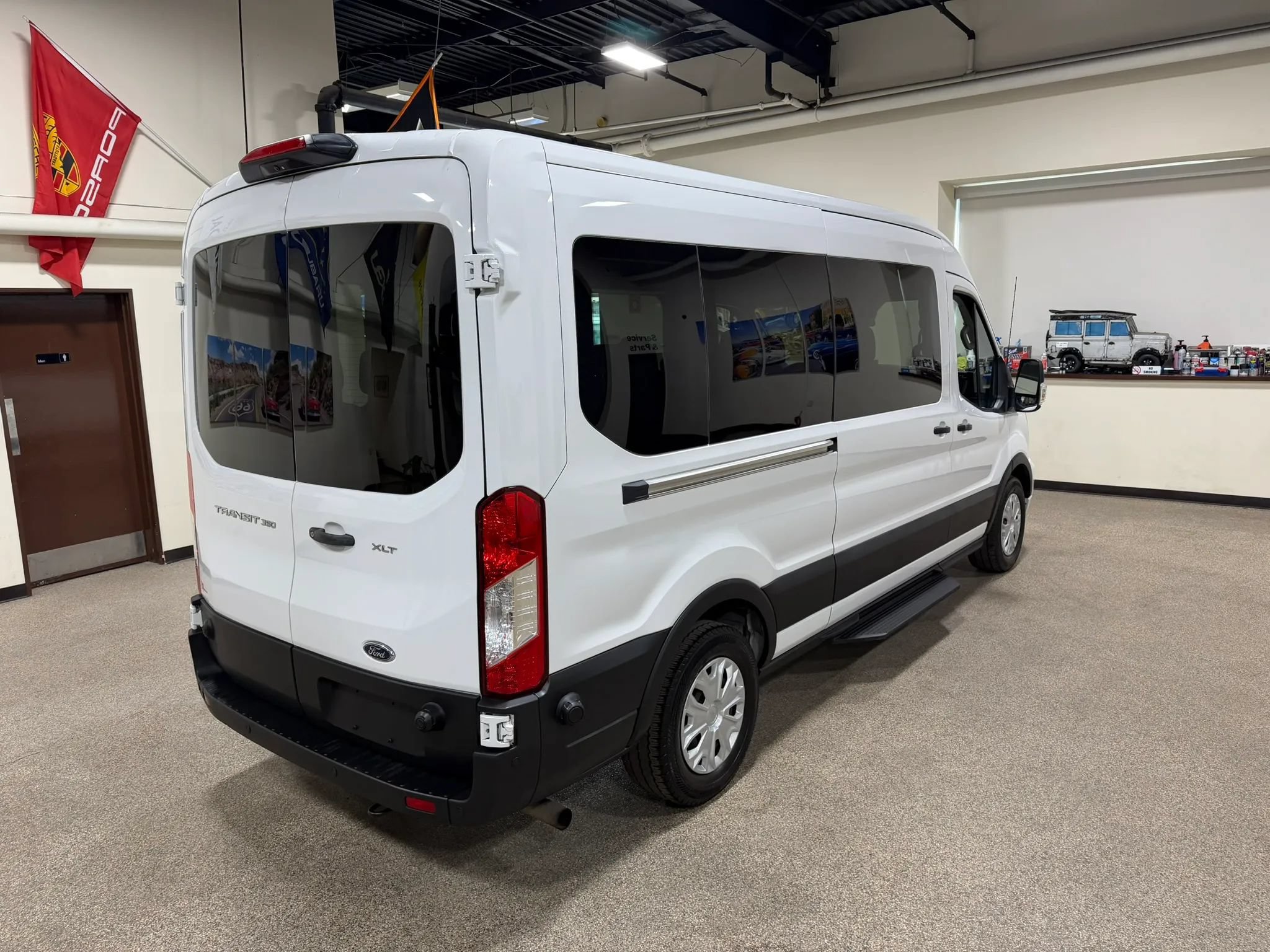 Used 2024 Ford Transit 350 XLT RWD image 9