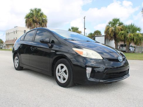 Used 2012 Toyota Prius Three FWD image 16