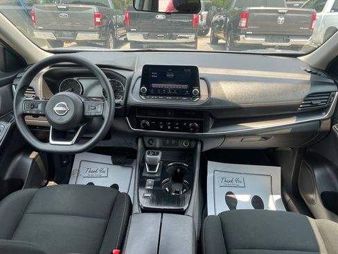 Used 2024 Nissan Rogue S FWD image 23