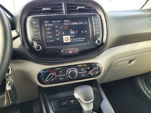Used 2023 Kia Soul LX image 23