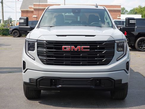 Used 2024 GMC Sierra 1500 Pro w/ Graphite Edition AWD/4WD image 5