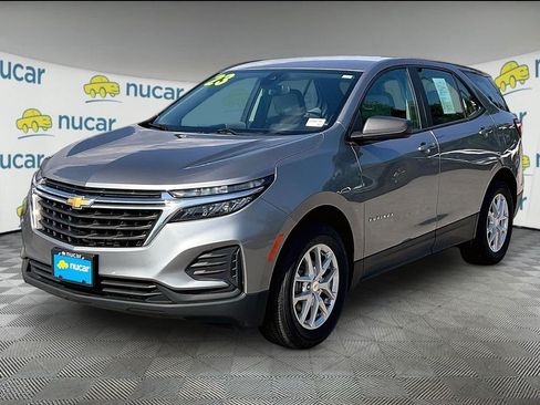 Used 2023 Chevrolet Equinox LS AWD/4WD image 3