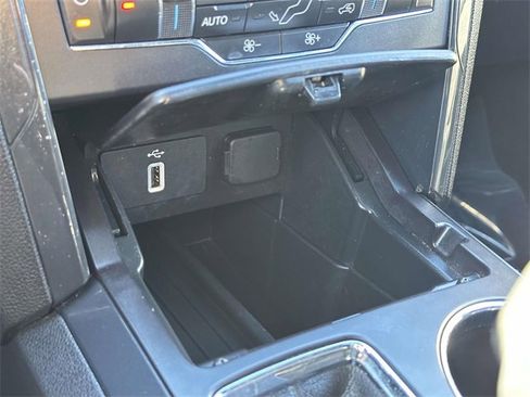 Used 2017 Ford Explorer XLT w/ Equipment Group 202A image 12