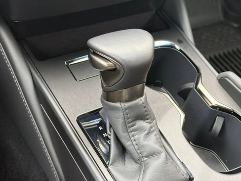 Used 2025 Lexus ES 300h w/ Premium Package FWD image 23
