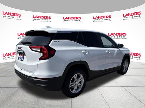 Used 2022 GMC Terrain SLE FWD image 3
