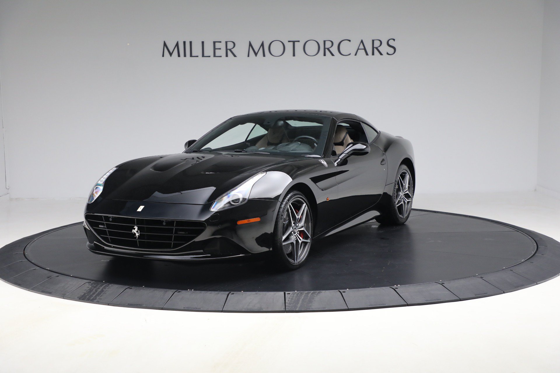 Certified 2016 Ferrari California T RWD image 25