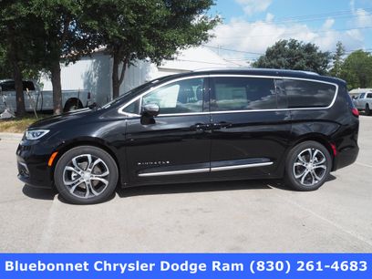 New 2026 Chrysler Pacifica Pinnacle