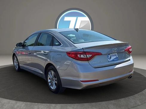 Used 2015 Hyundai Sonata SE w/ Option Group 09 FWD image 12