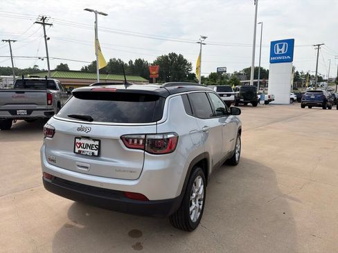 Used 2025 Jeep Compass Limited AWD/4WD image 10