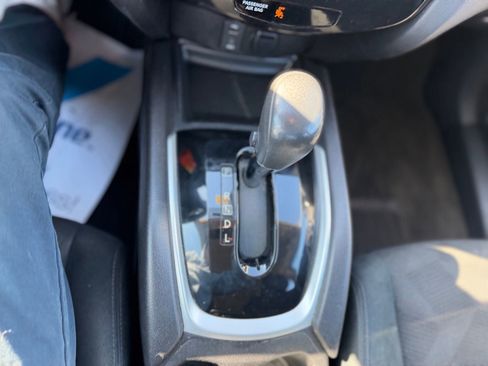 Used 2015 Nissan Rogue S AWD/4WD image 19