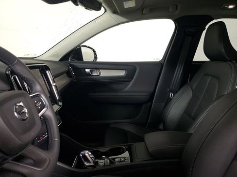 Certified 2023 Volvo XC40 B5 Plus w/ Protection Package Premier AWD/4WD image 22