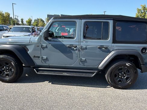 Used 2024 Jeep Wrangler Unlimited Sport AWD/4WD image 11