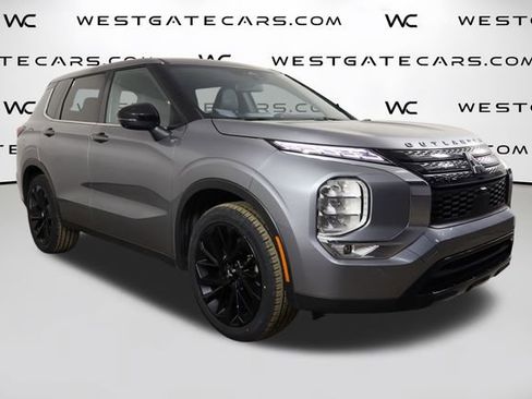 Used 2024 Mitsubishi Outlander SE Black Edition image 41