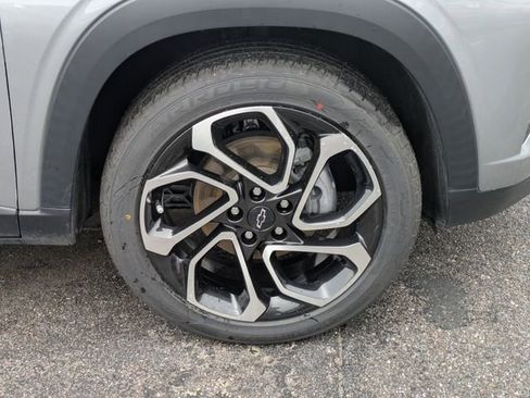 Used 2024 Chevrolet Trax RS image 9