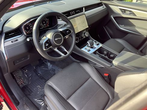 Certified 2025 Jaguar F-PACE R-Dynamic S image 21